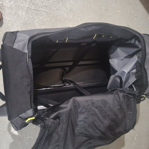 The North Face  Rolling Thunder Duffle Bag - Picture 5 of 7